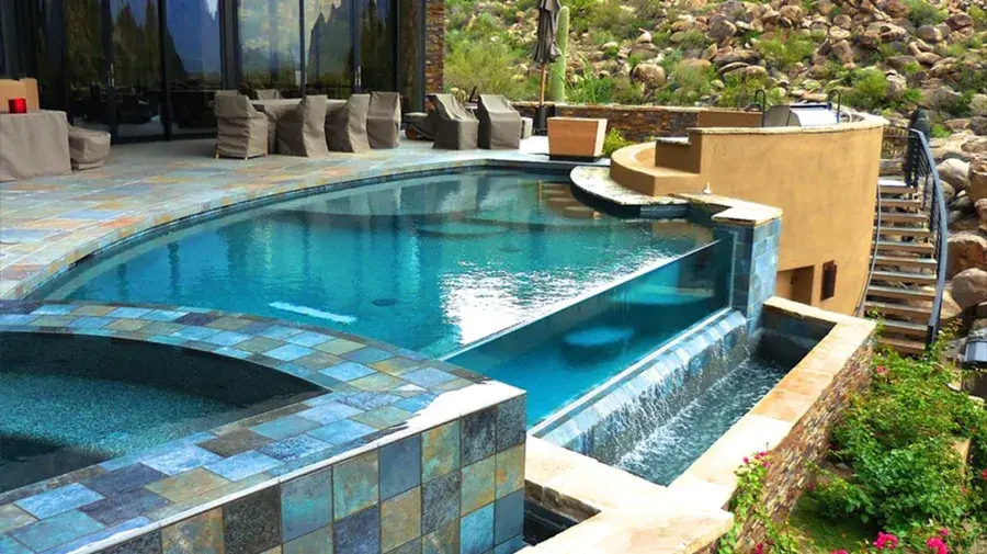 Attached / Level Spa